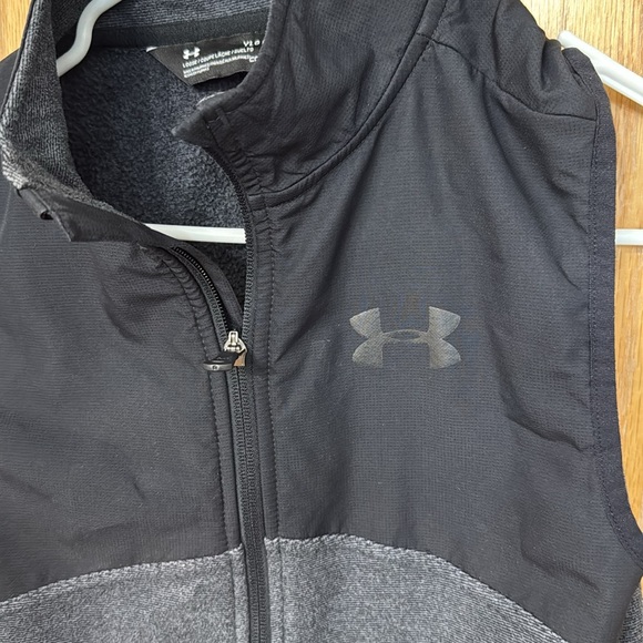 Under Armour vest great for base layer! - Picture 3 of 3